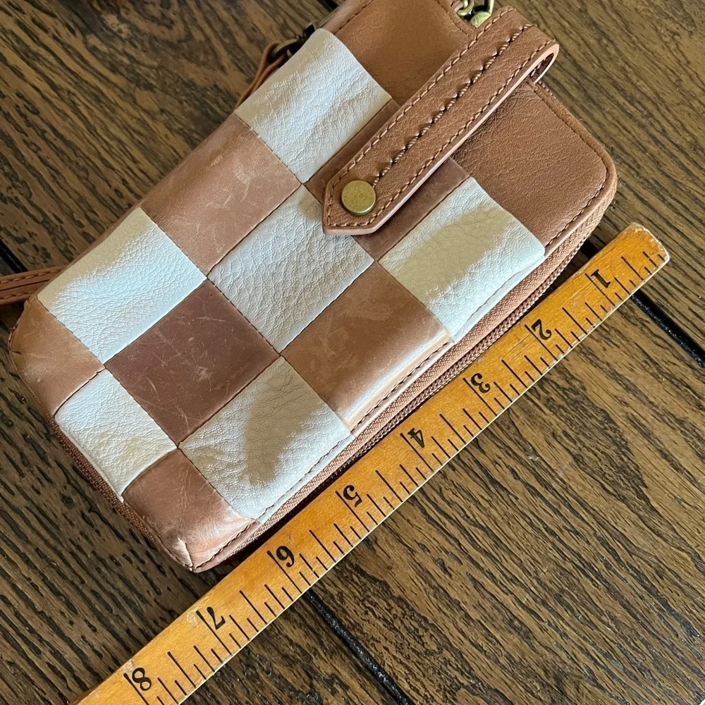 The Sak‎ Silverlake Leather Smartphone Crossbody Embossed Checkered